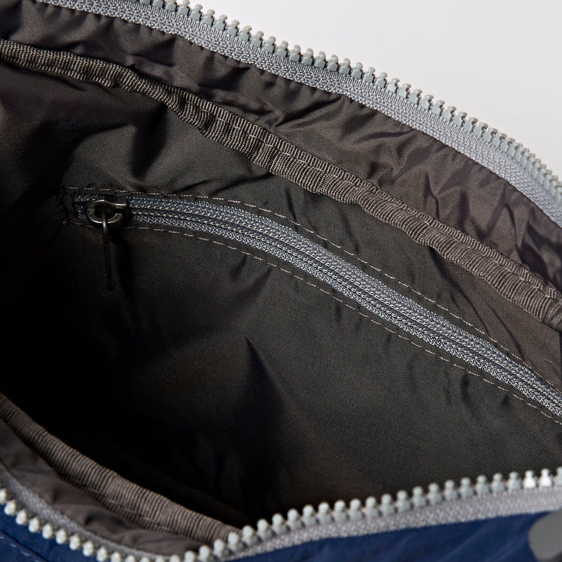 Belsize Handbag in Midnight-4