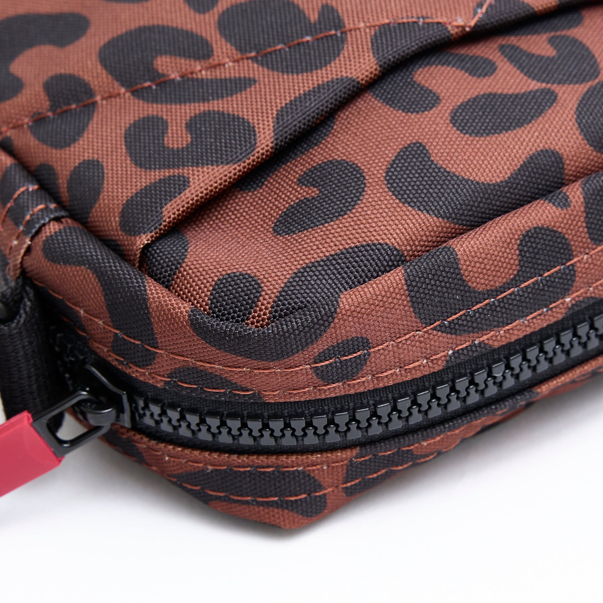 Bond Pocket Crossbody Bag in Scarlet Leopard-5
