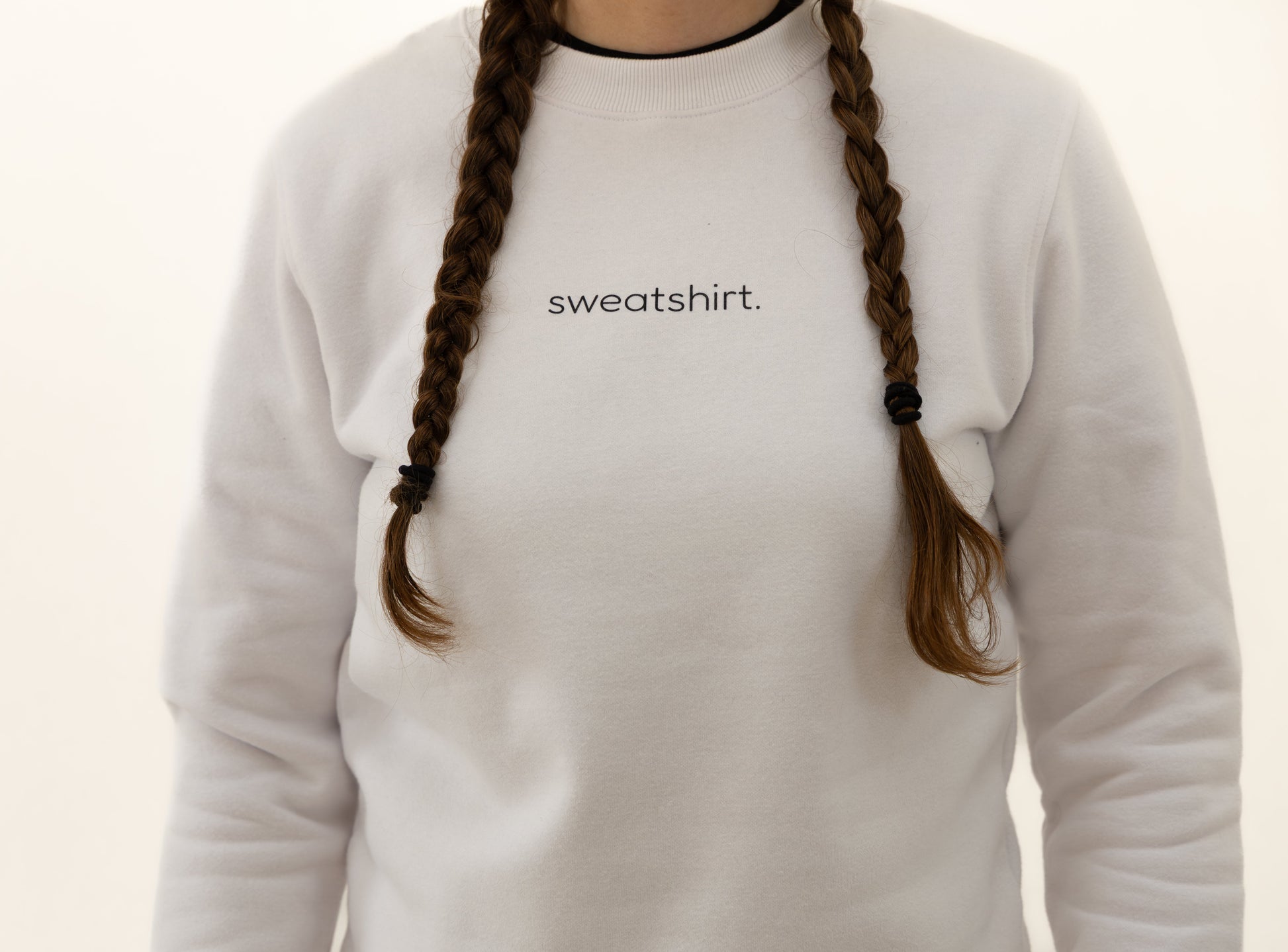 simple. sweatshirt. white.-3
