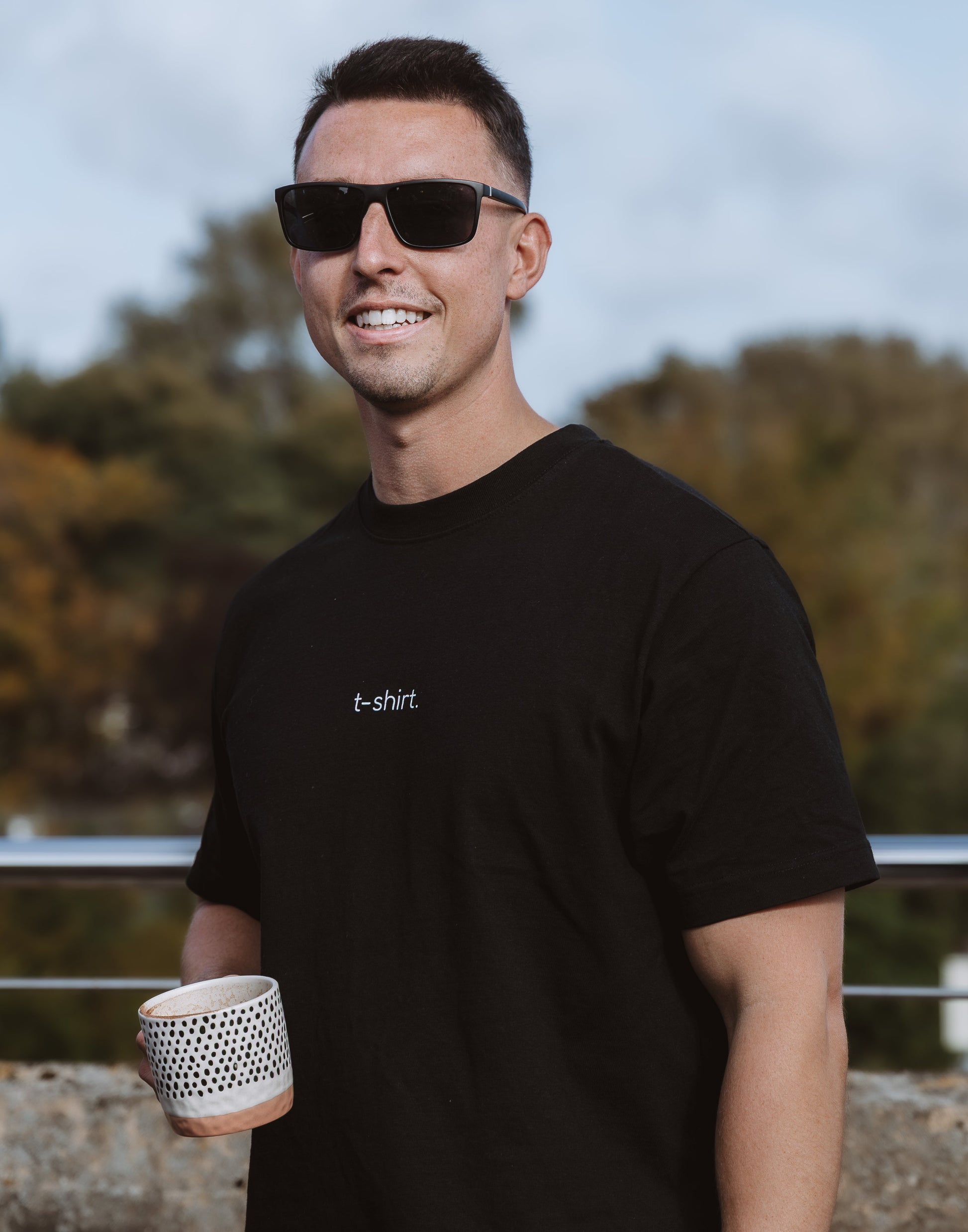 simple. t-shirt. black.-4