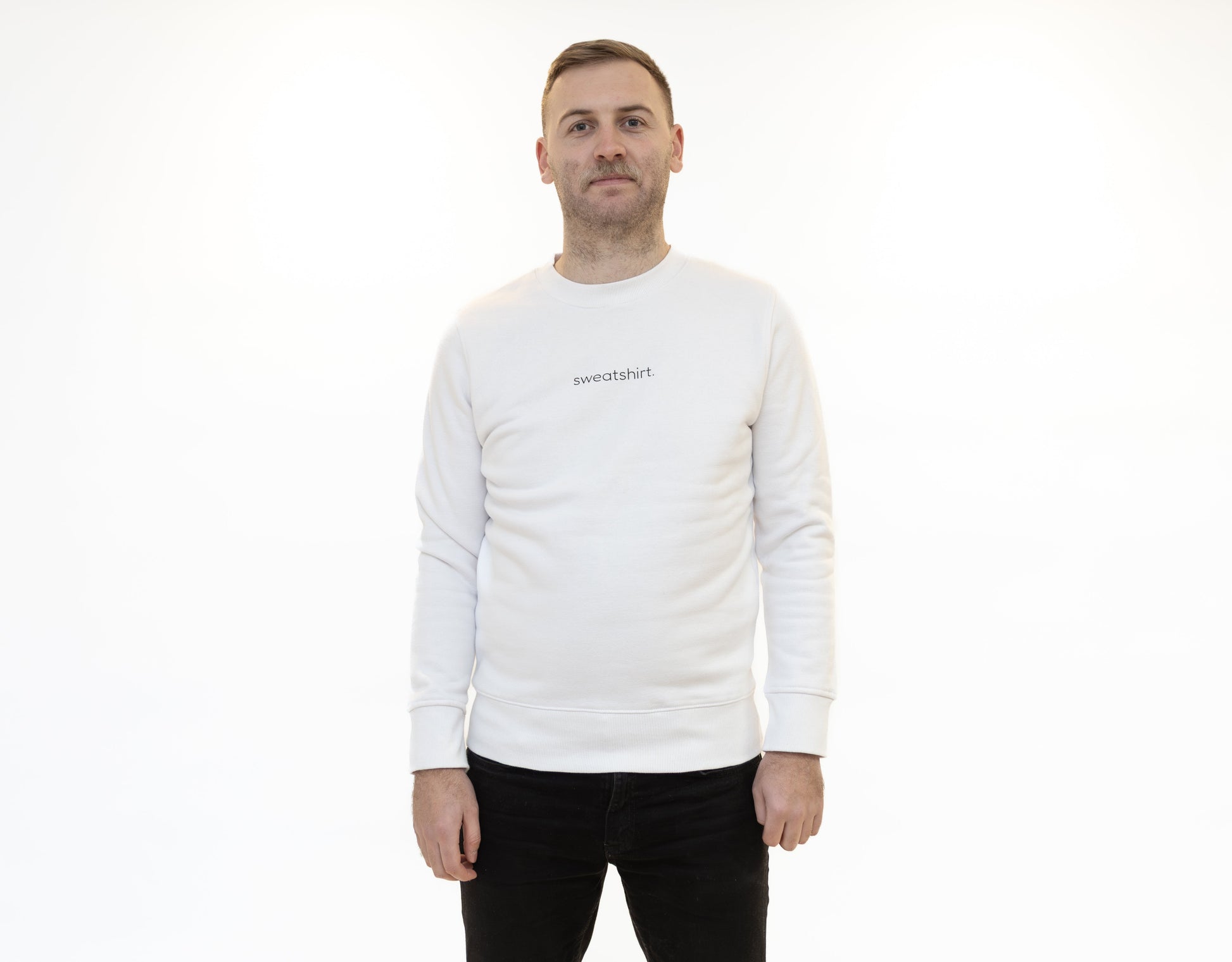 simple. sweatshirt. white.-2