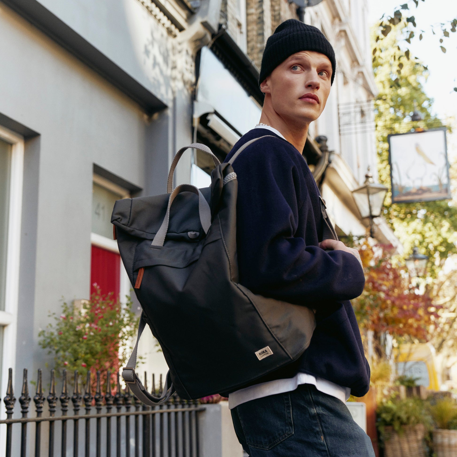 Finchley Backpack in Carbon-8