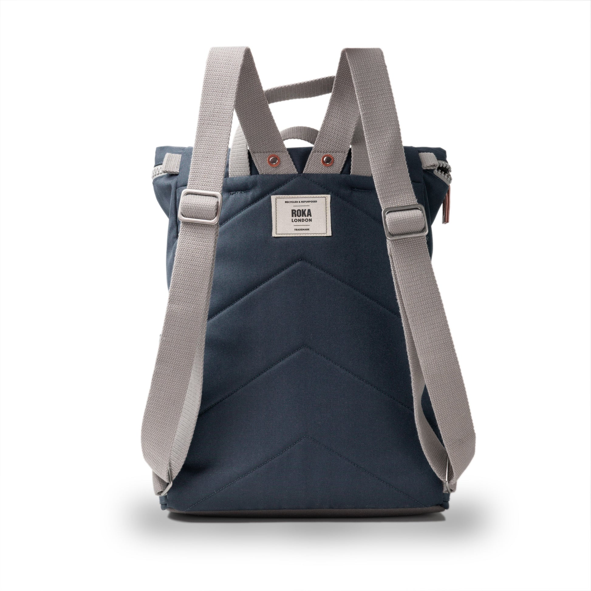 Finchley Backpack in Smoke-13