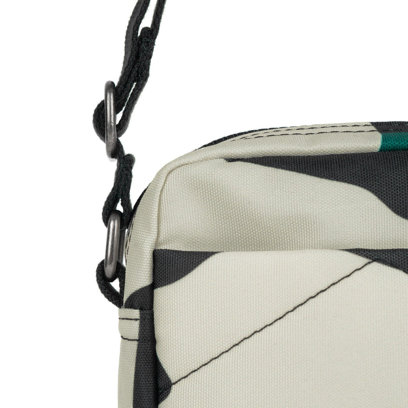 Bond Pocket Crossbody Bag in Urban Rose Camo-6