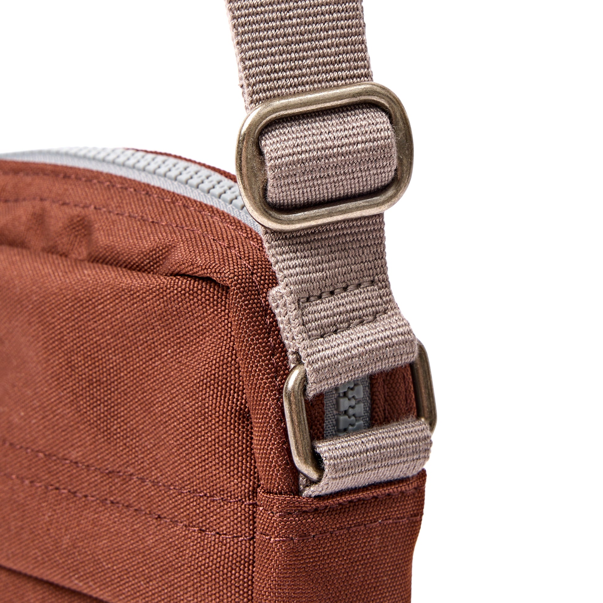 Bond Pocket Crossbody Bag in Chocolate-8
