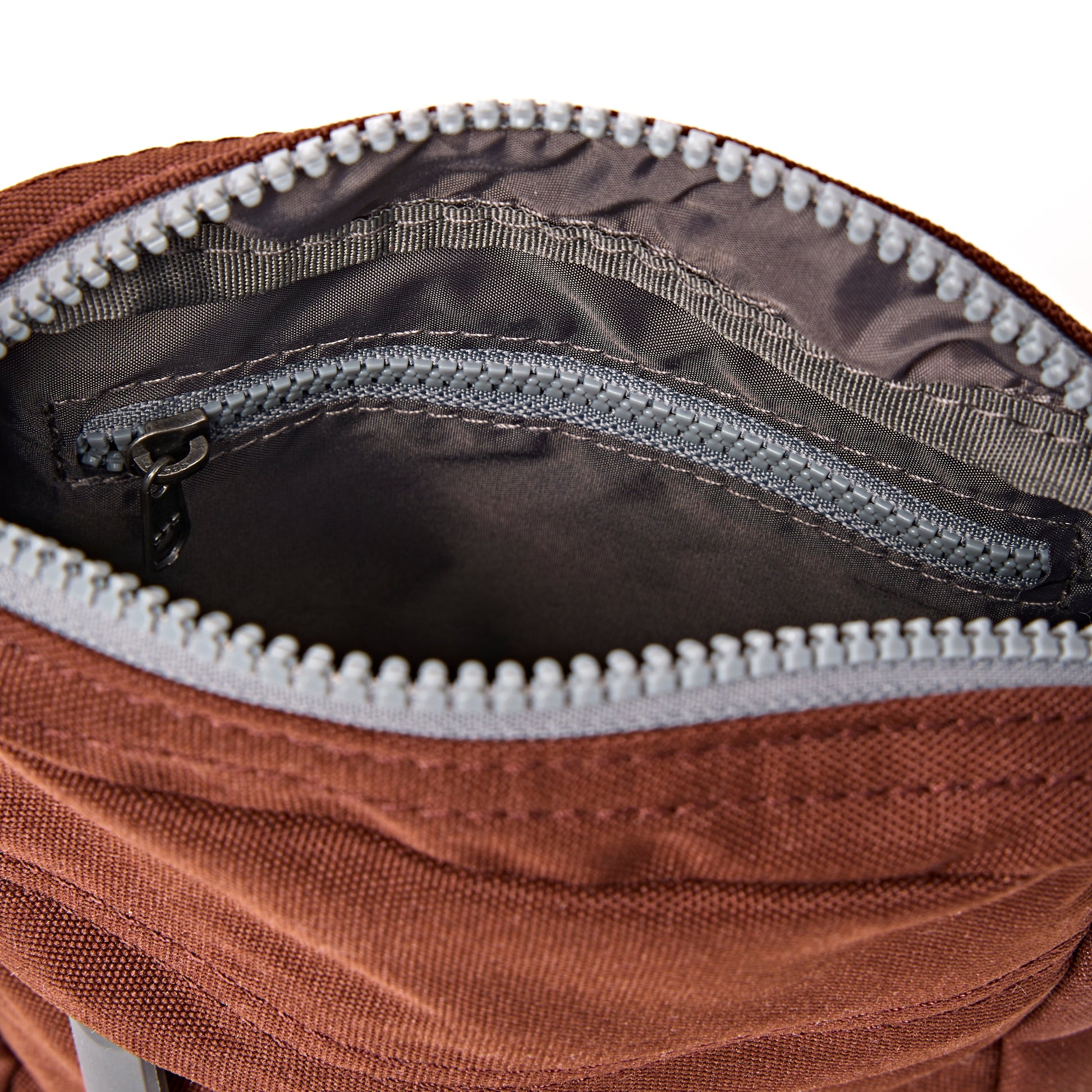 Bond Pocket Crossbody Bag in Chocolate-5