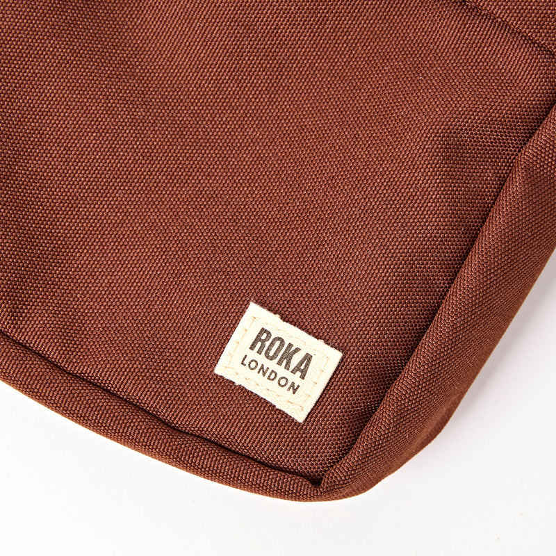 Bond Pocket Crossbody Bag in Chocolate-9