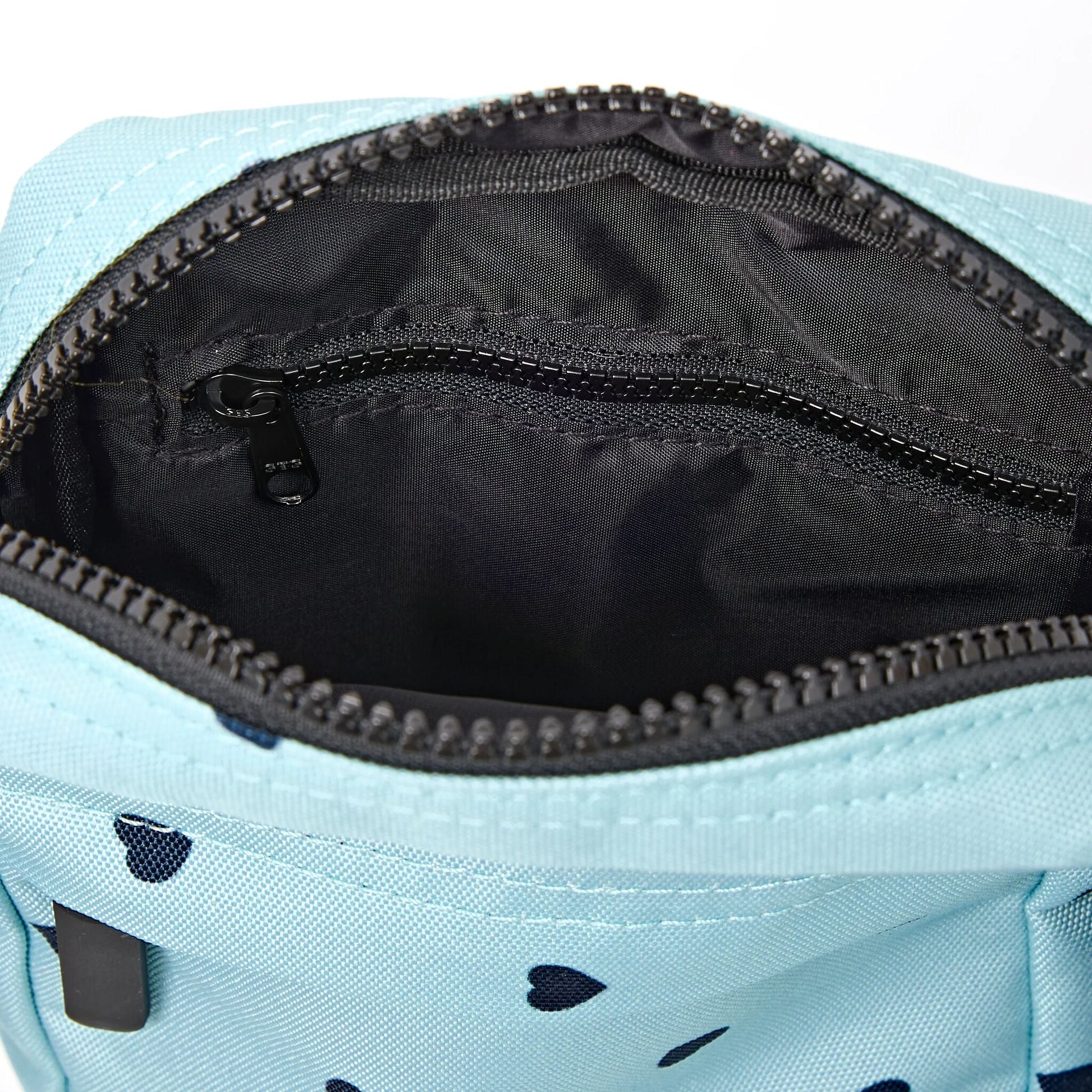 Bond Pocket Crossbody Bag in Heart Print-4