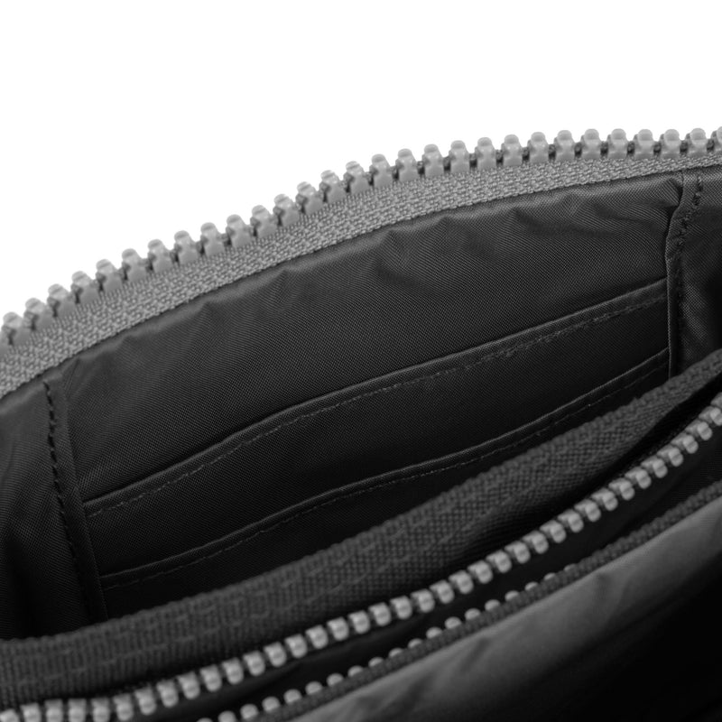 Carnaby Wallet in Carbon-4