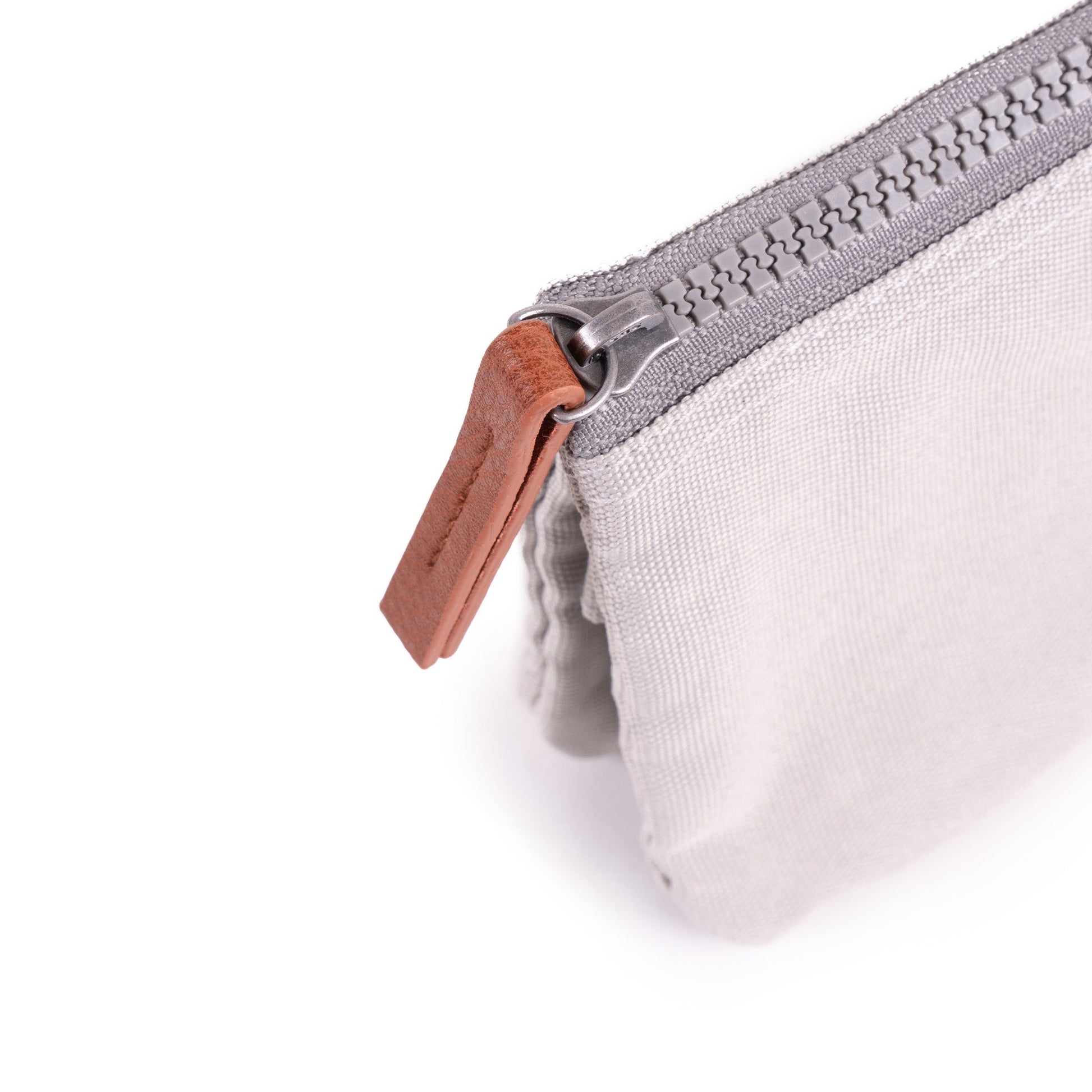 Carnaby Wallet in Mist-5