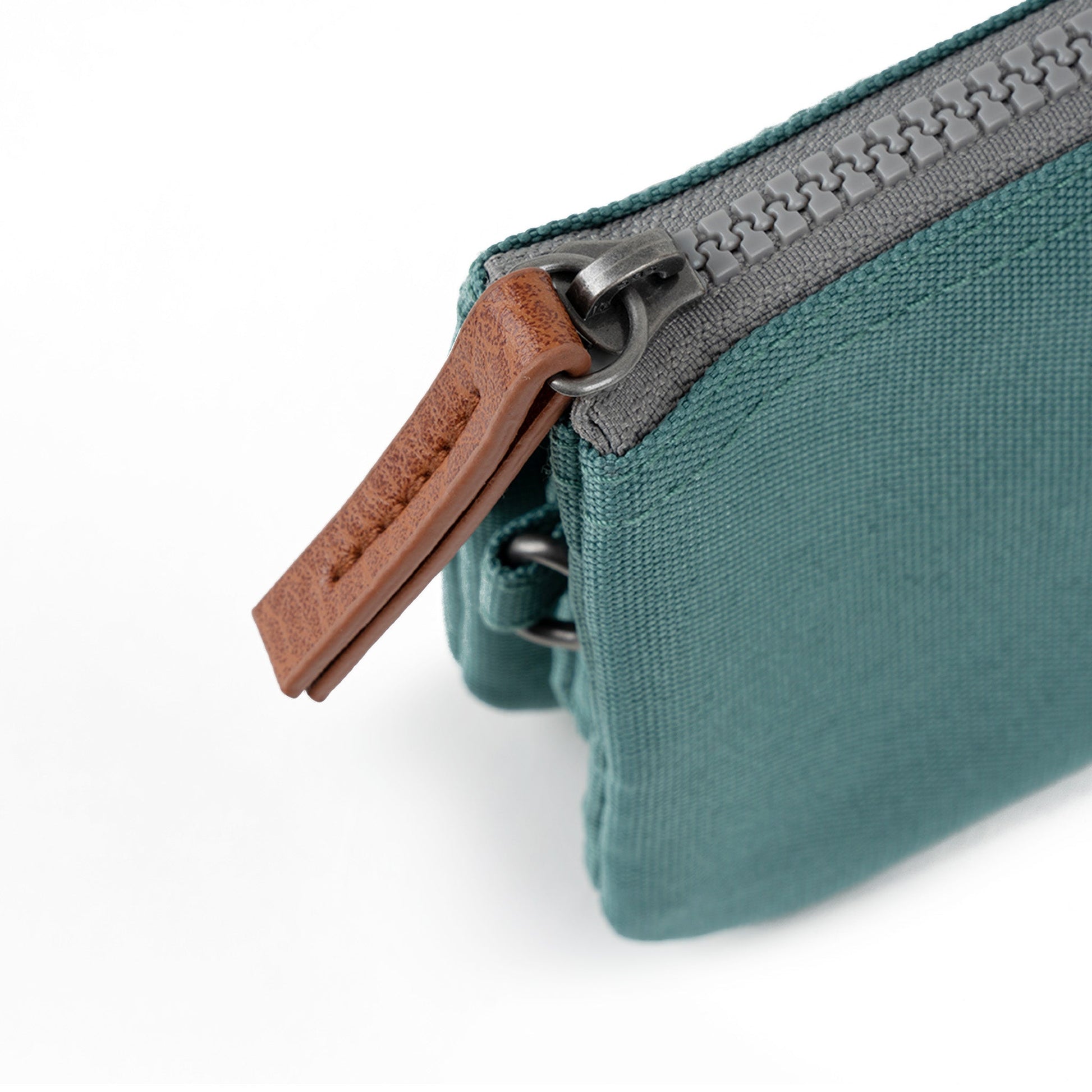 Carnaby Wallet in Sage-7