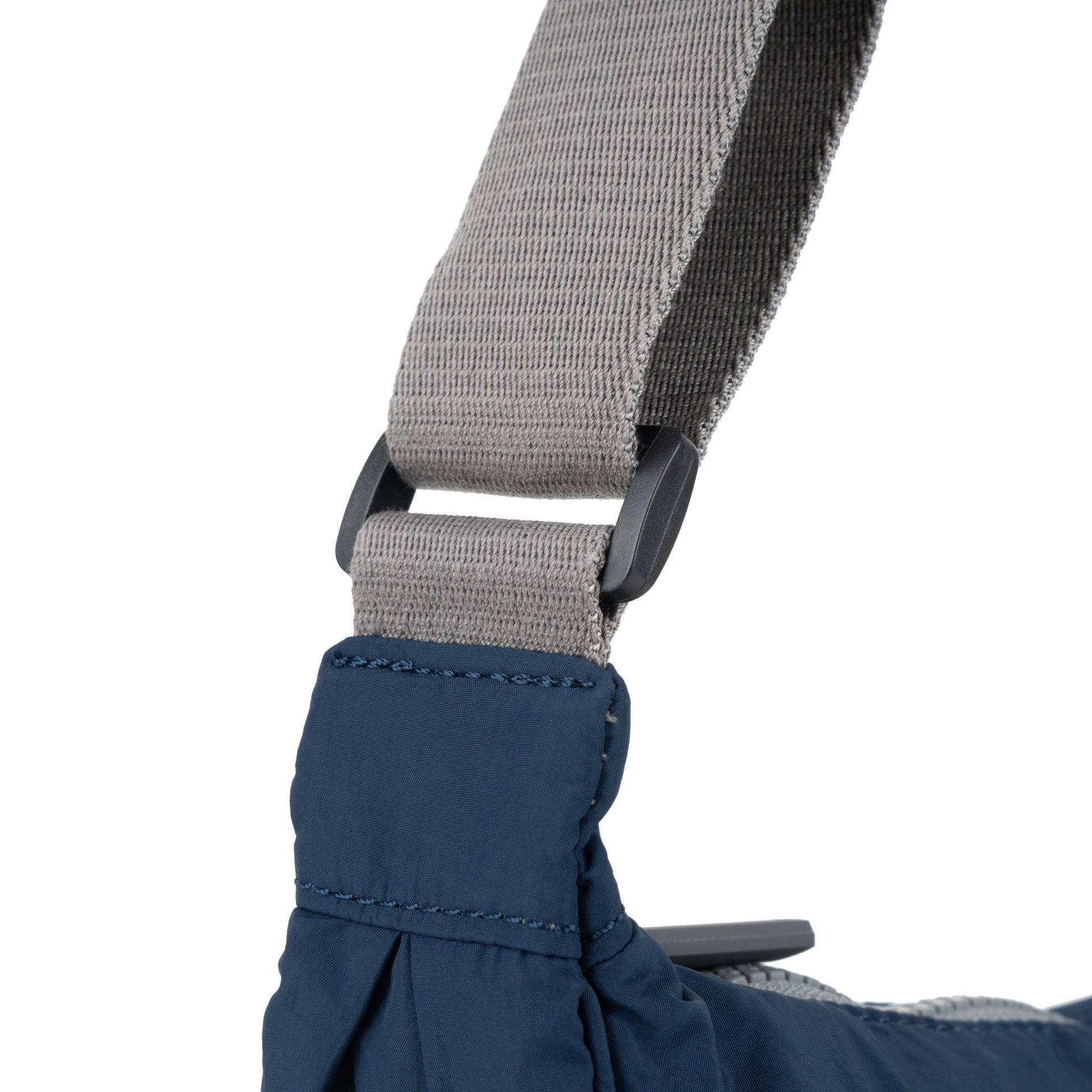 Farringdon Half Moon Bag in Midnight-6