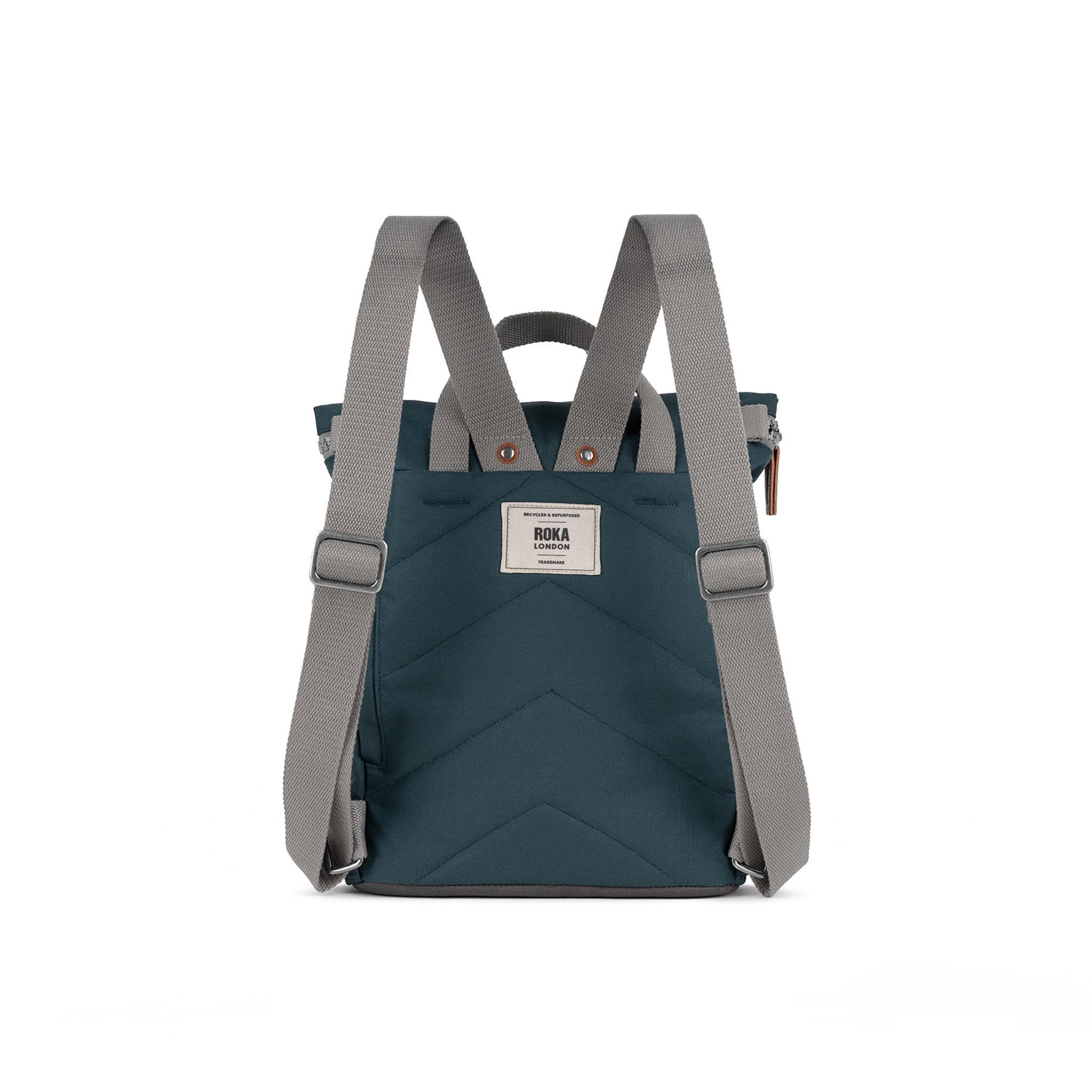 Finchley Backpack in Smoke-10