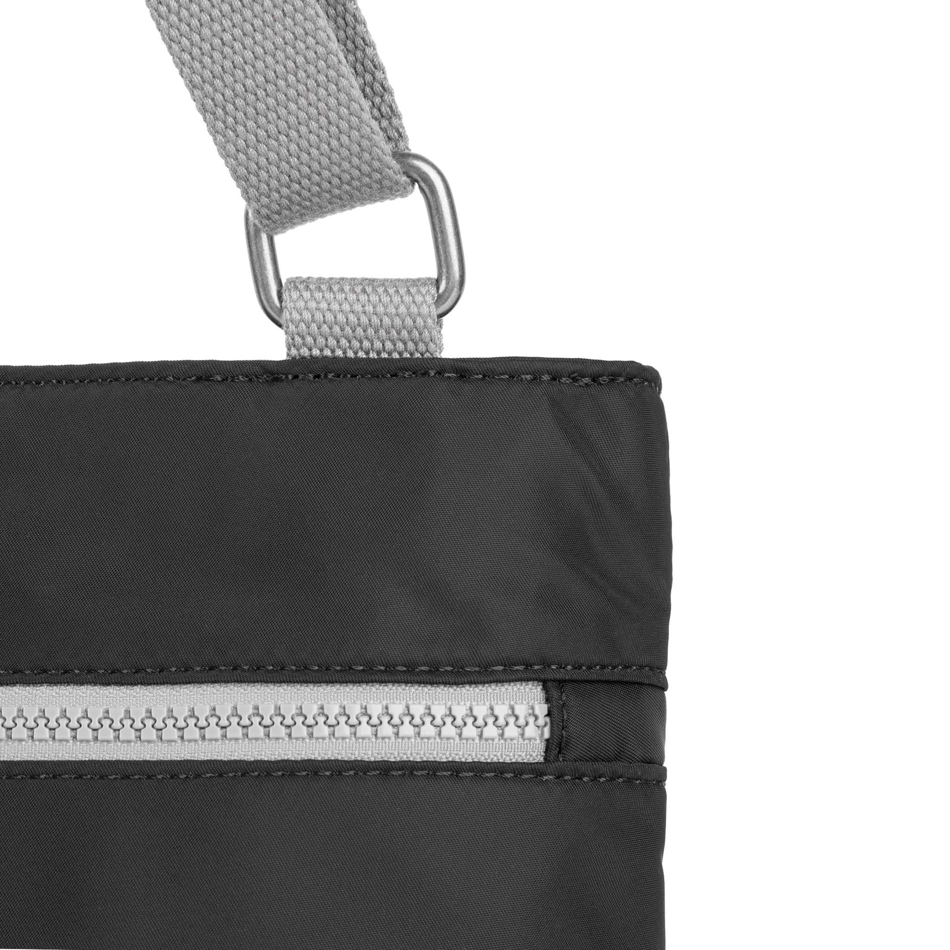 Moorgate Messenger in Black-4