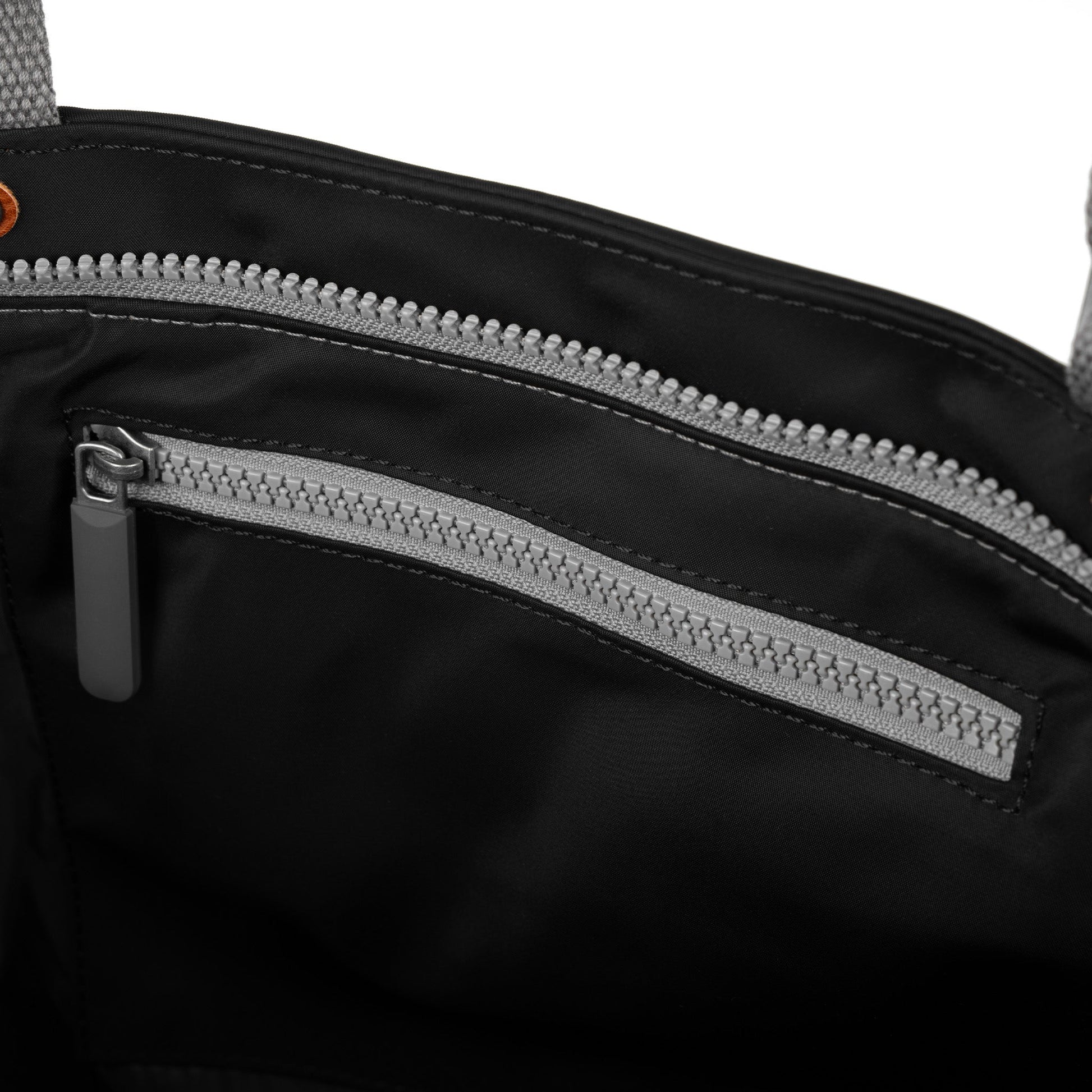 Trafalgar Tote in Black-6