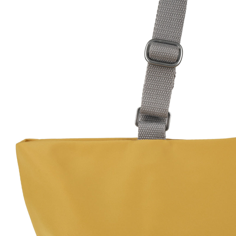 Trafalgar Tote in Corn-6