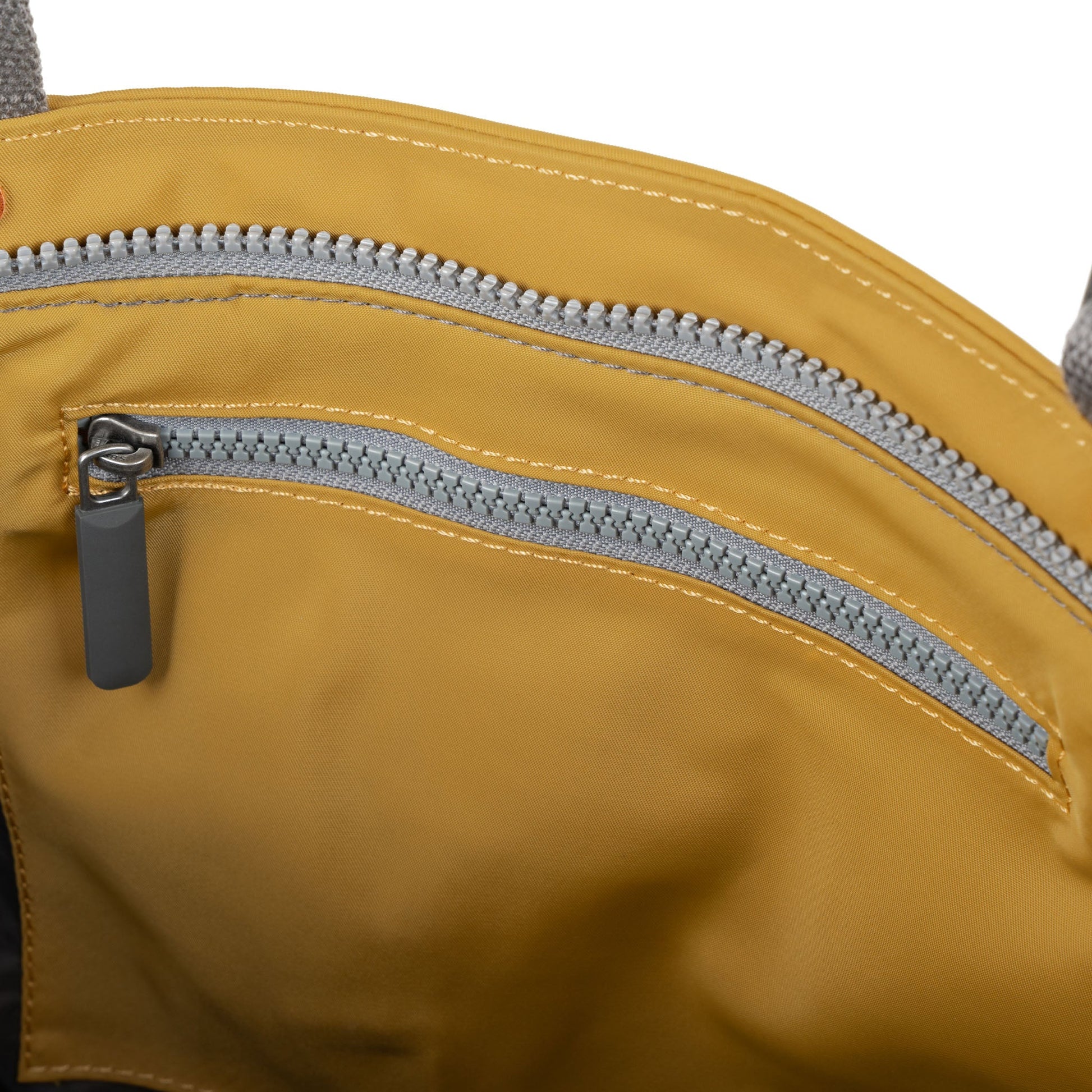 Trafalgar Tote in Corn-5
