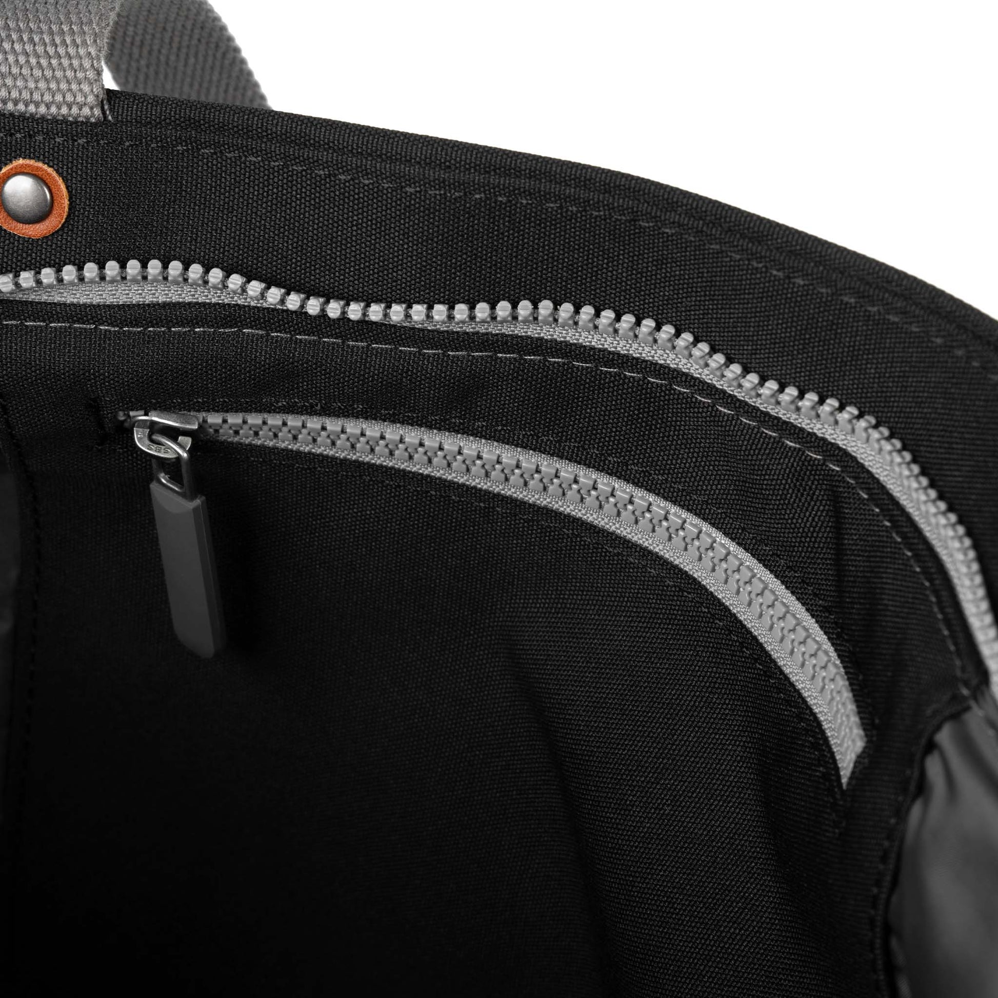 Trafalgar Tote in Ash-4