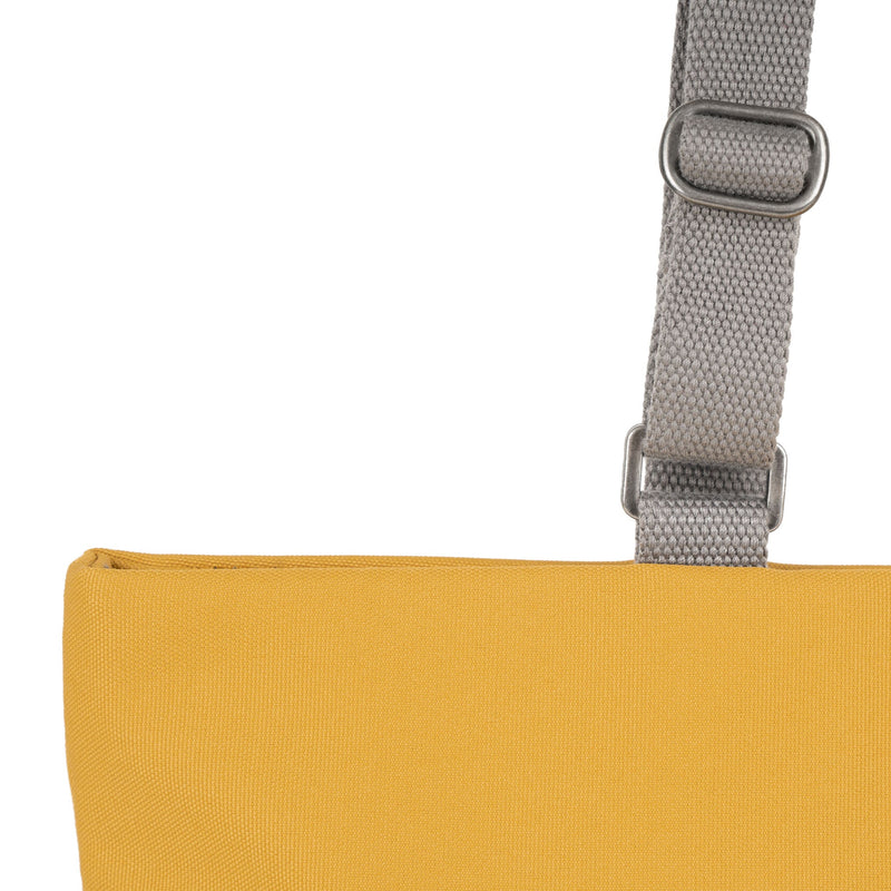 Trafalgar Tote in Flax-5