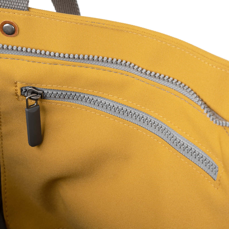 Trafalgar Tote in Flax-6