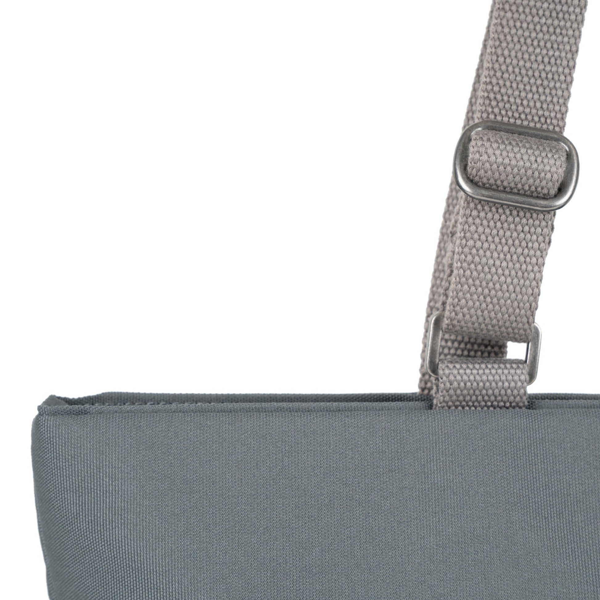 Trafalgar Tote in Smoke-6