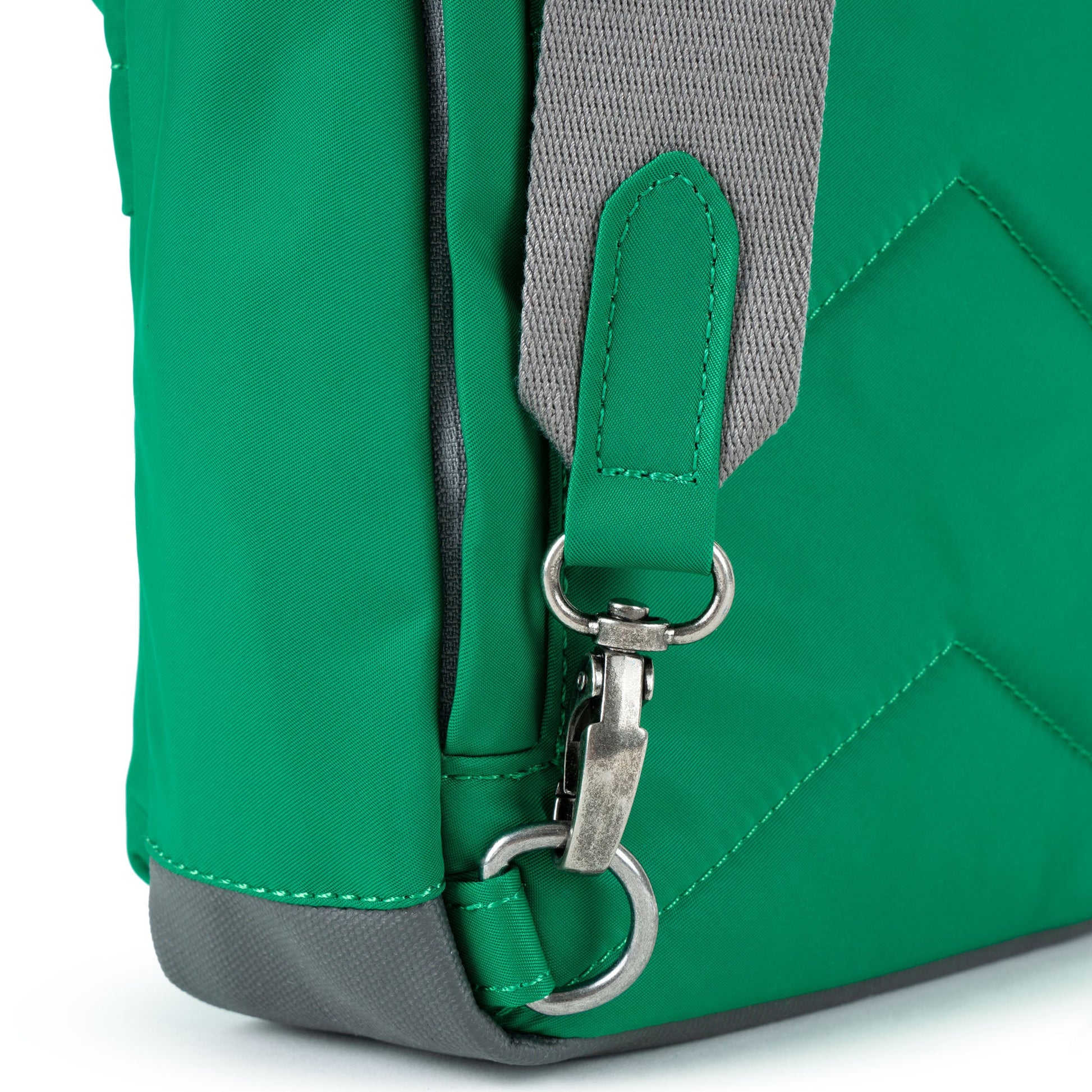 Willesden Sling Bag in Emerald-4