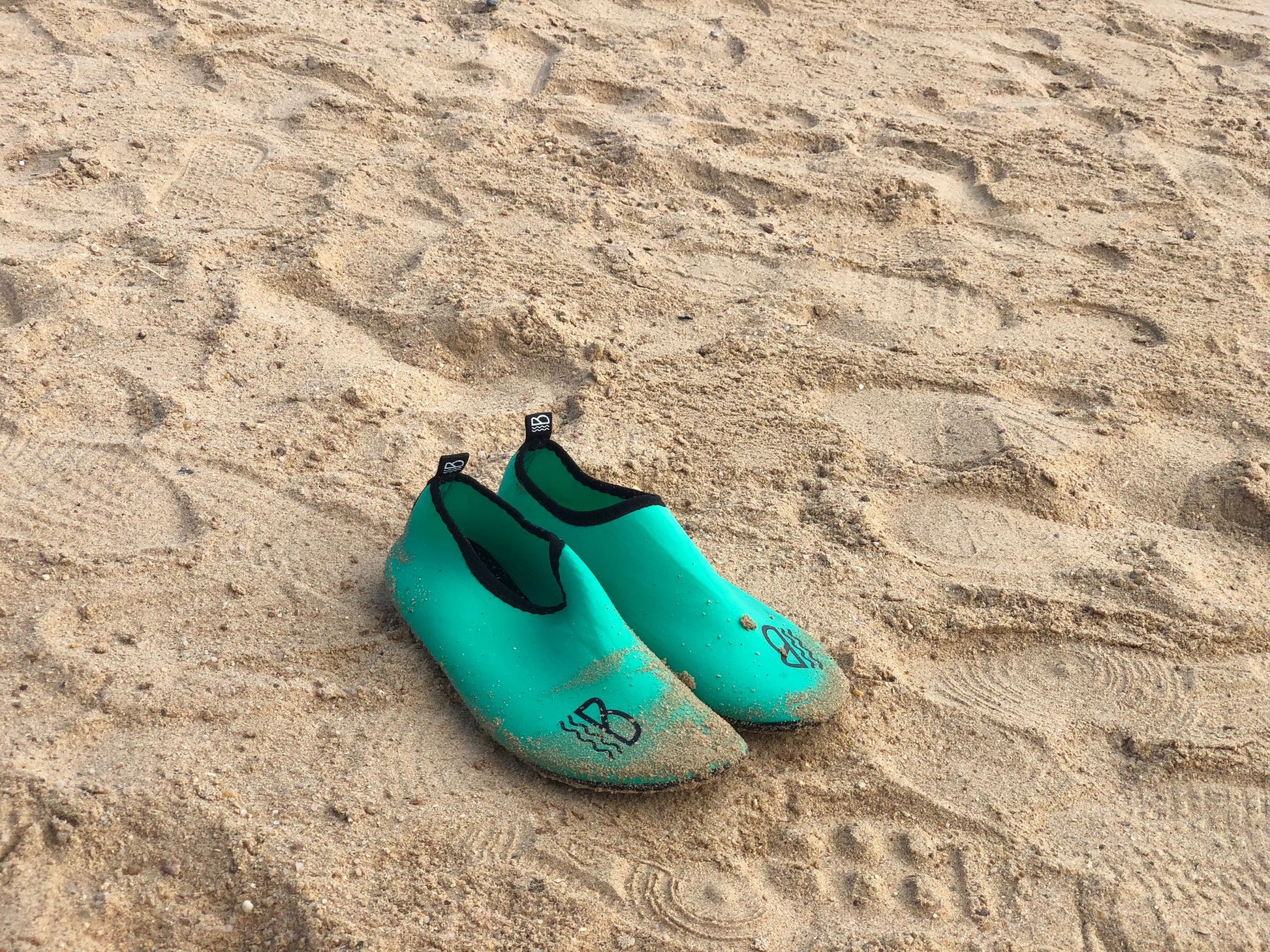 Sea Green Water Shoes with Mesh Storage Bag - Holiday Essentials-5